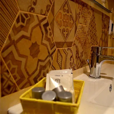 Domus Bed & Breakfast 4*