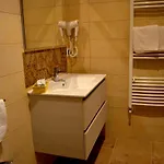 Domus Frühstückspension 4*
